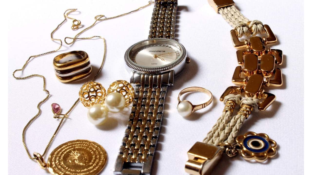 aspirina para limpiar joyería de fantasía 