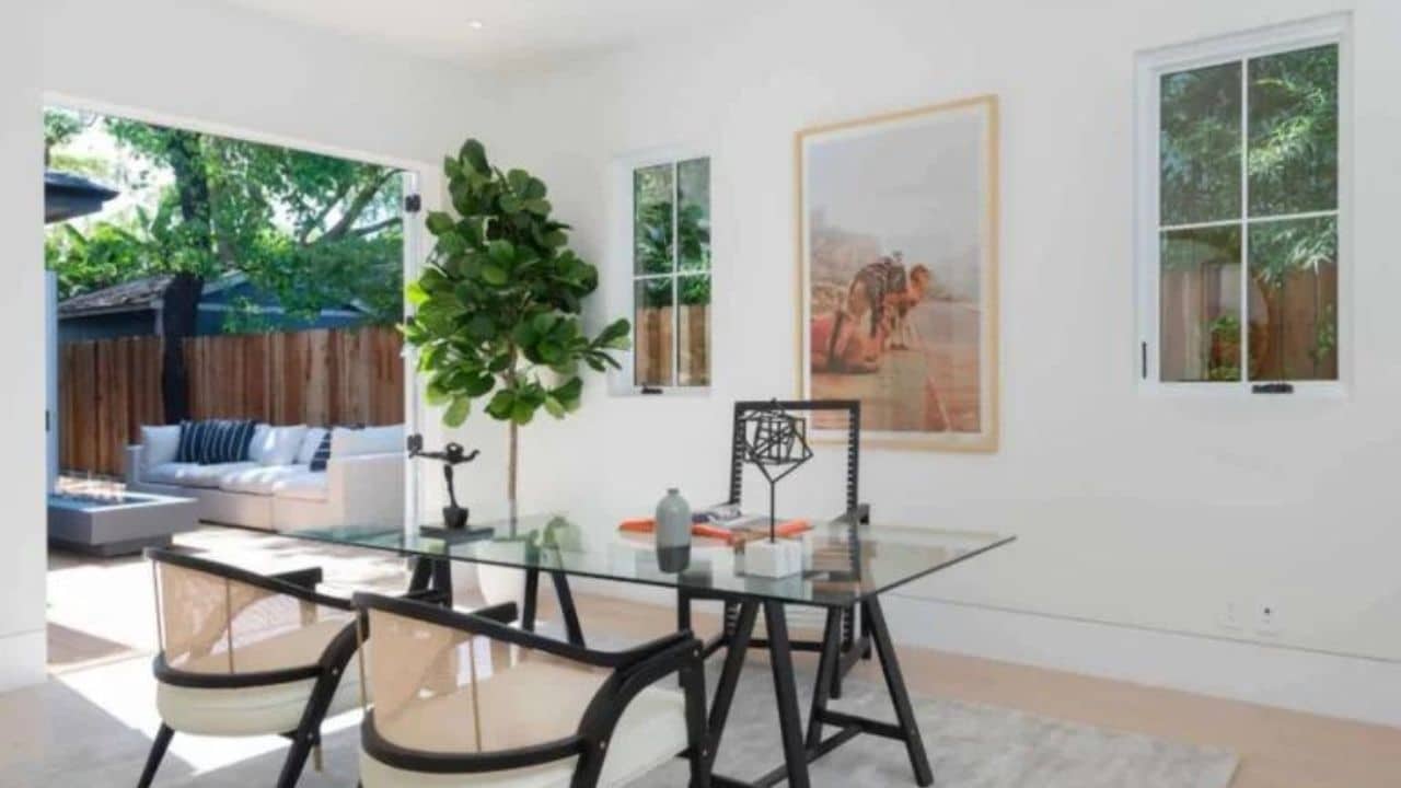 lujosa mansion de chicharito