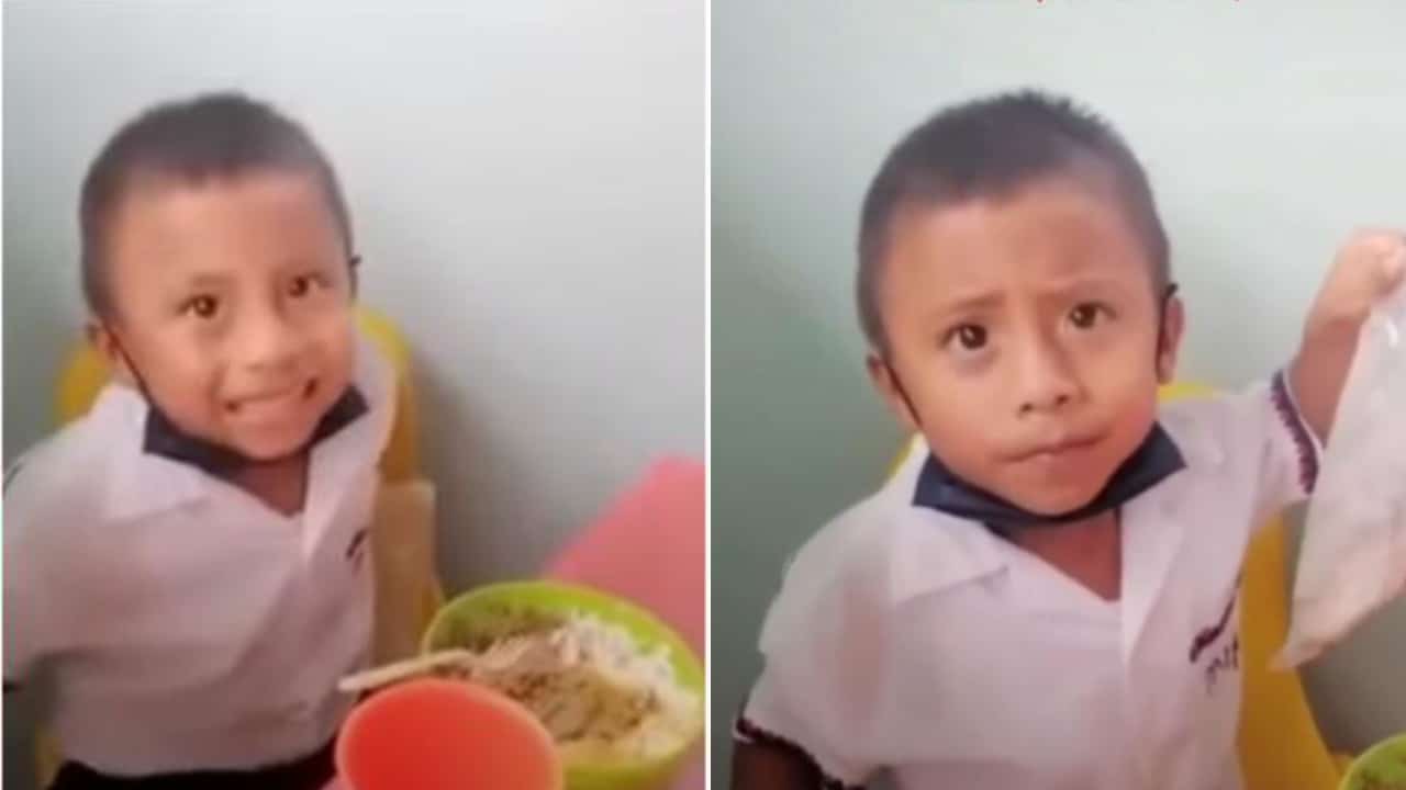 Niño le guarda parte de su lunch escolar a su mamá
