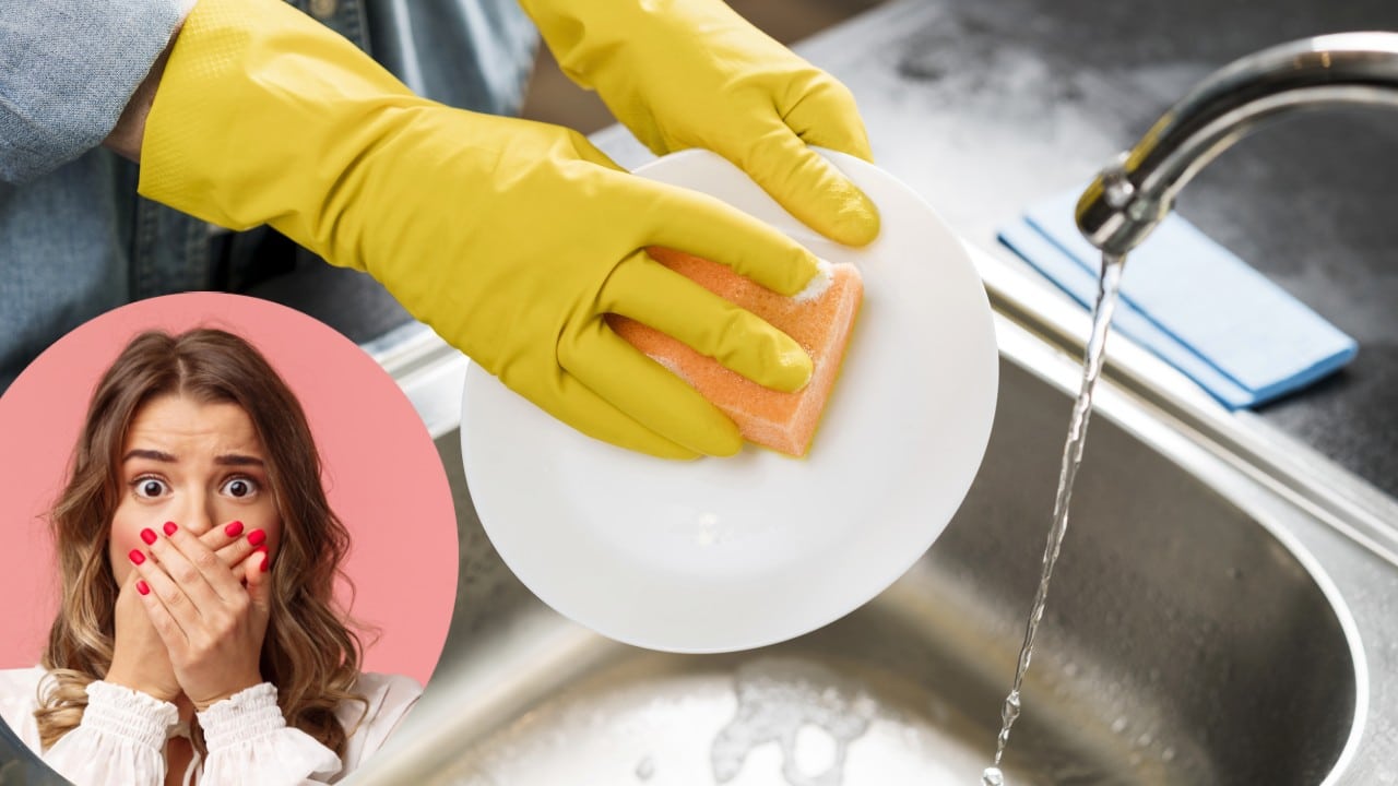 Por qué no debes lavar los trastes con esponja