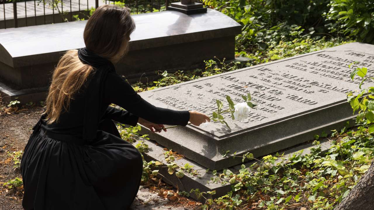 Qué significa soñar con alguien que ya falleció