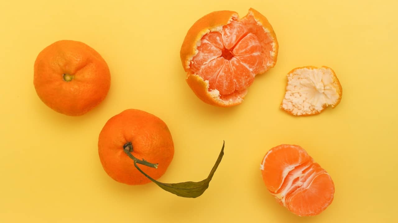 Trucos con cáscara de mandarina