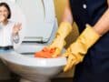 como eliminar olores a orines del bano