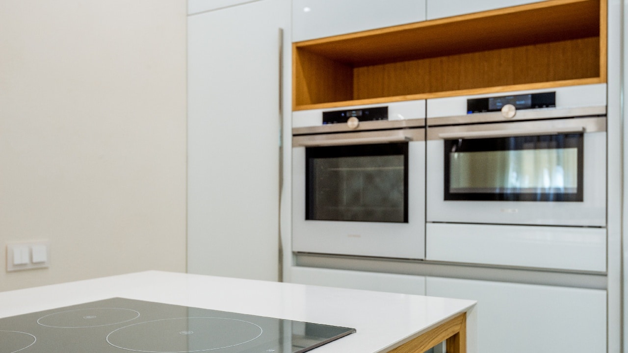 quitar queso pegado horno