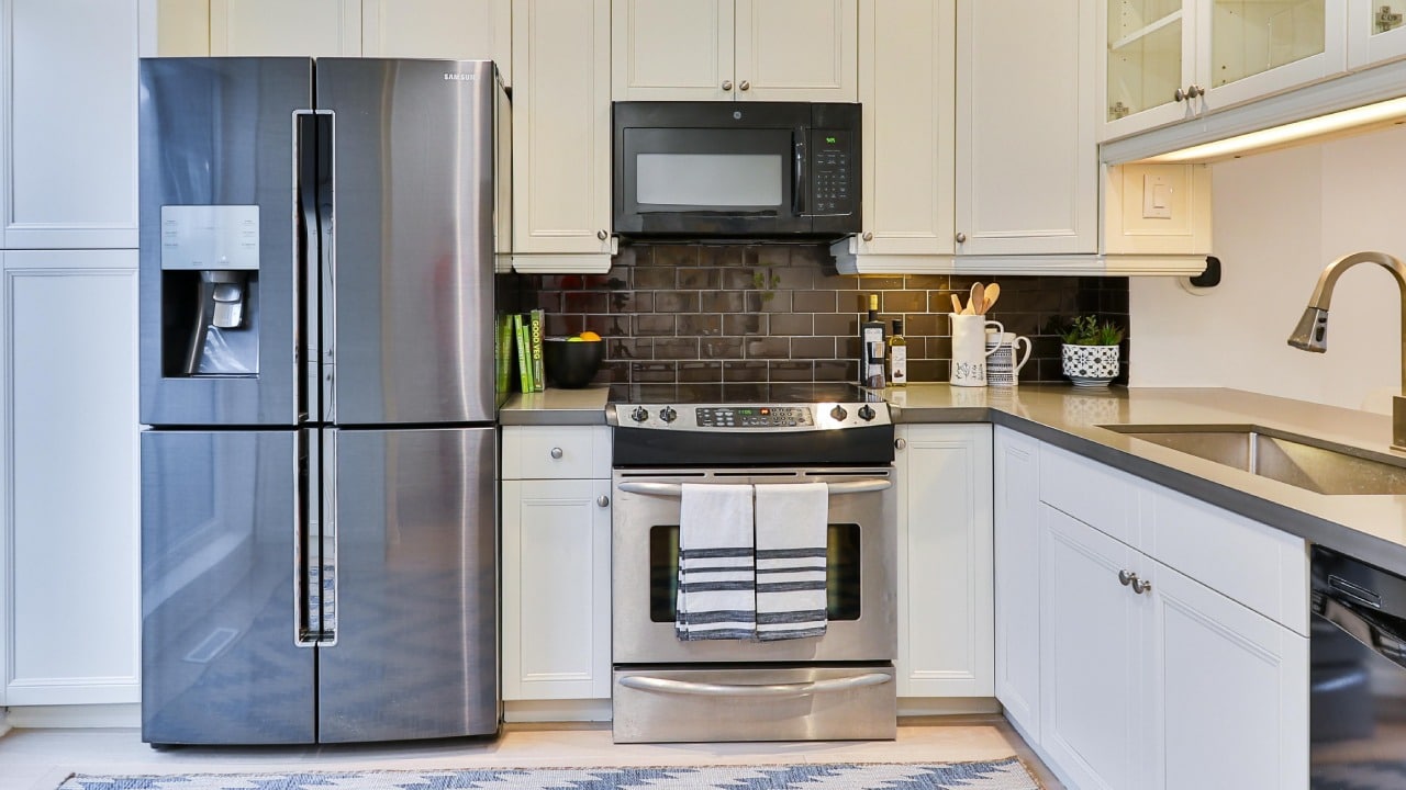 No debes poner el trapo de la cocina en el horno