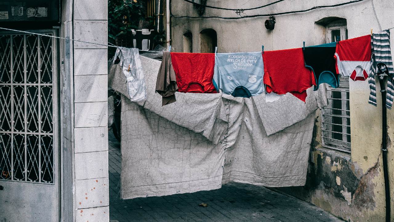 por que lavar ropa al reves