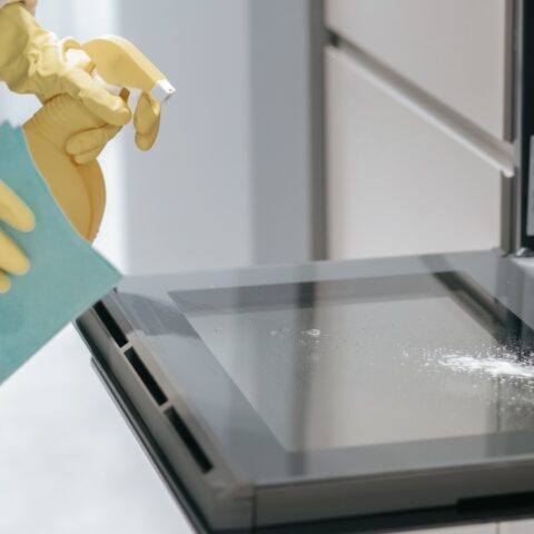 Truco para limpiar el cristal del horno