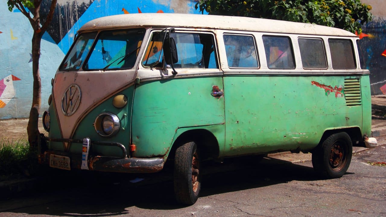 Quitar el óxido del carro con refresco de cola