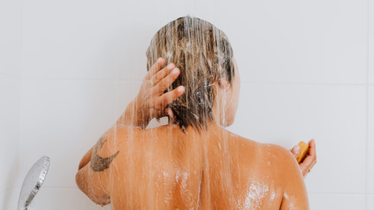 Beneficios de lavarse el cabello con jabón Zote