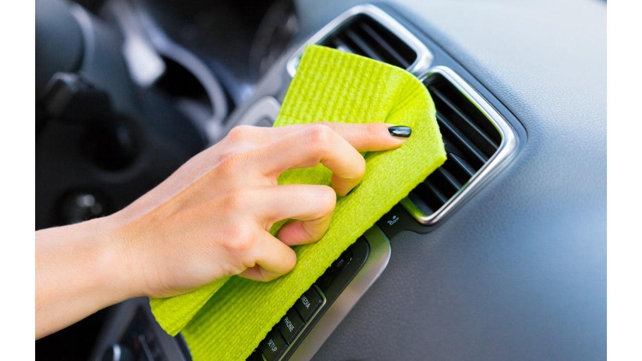 Limpiador casero para el interior de tu carro