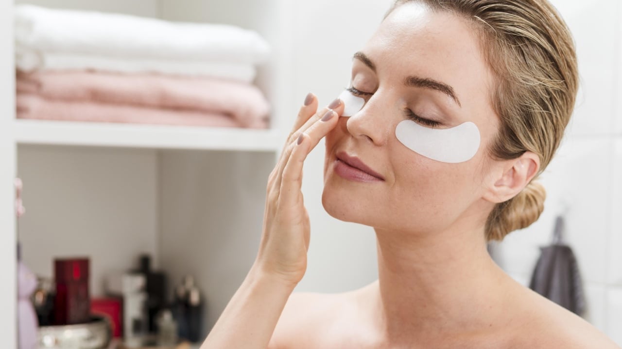 Parches de ojos caseros para el contorno de ojos