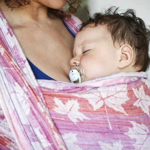 darle chupón a tu bebé