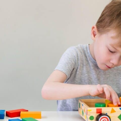 hijo le gusta jugar solo