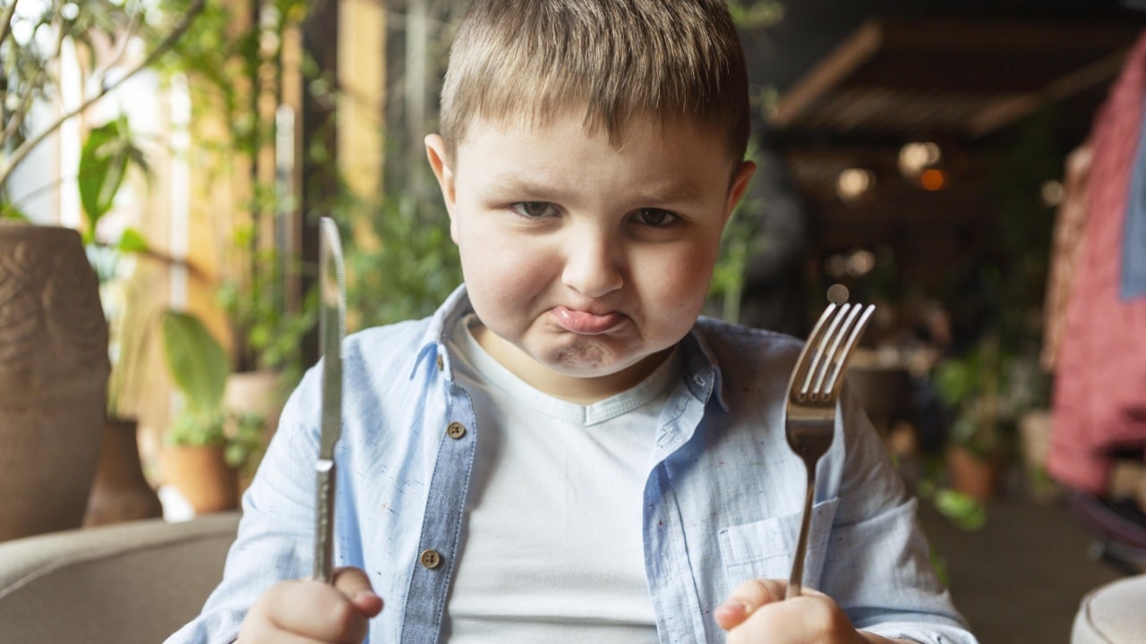 Restaurante prohíbe entrada a niños