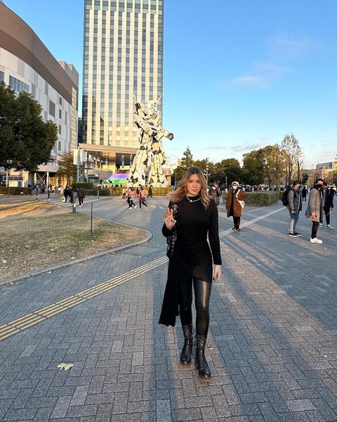 vestido negro que será tendencia