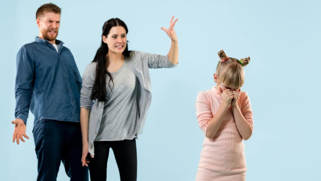 Asustas a tus hijos para que te obedezcan