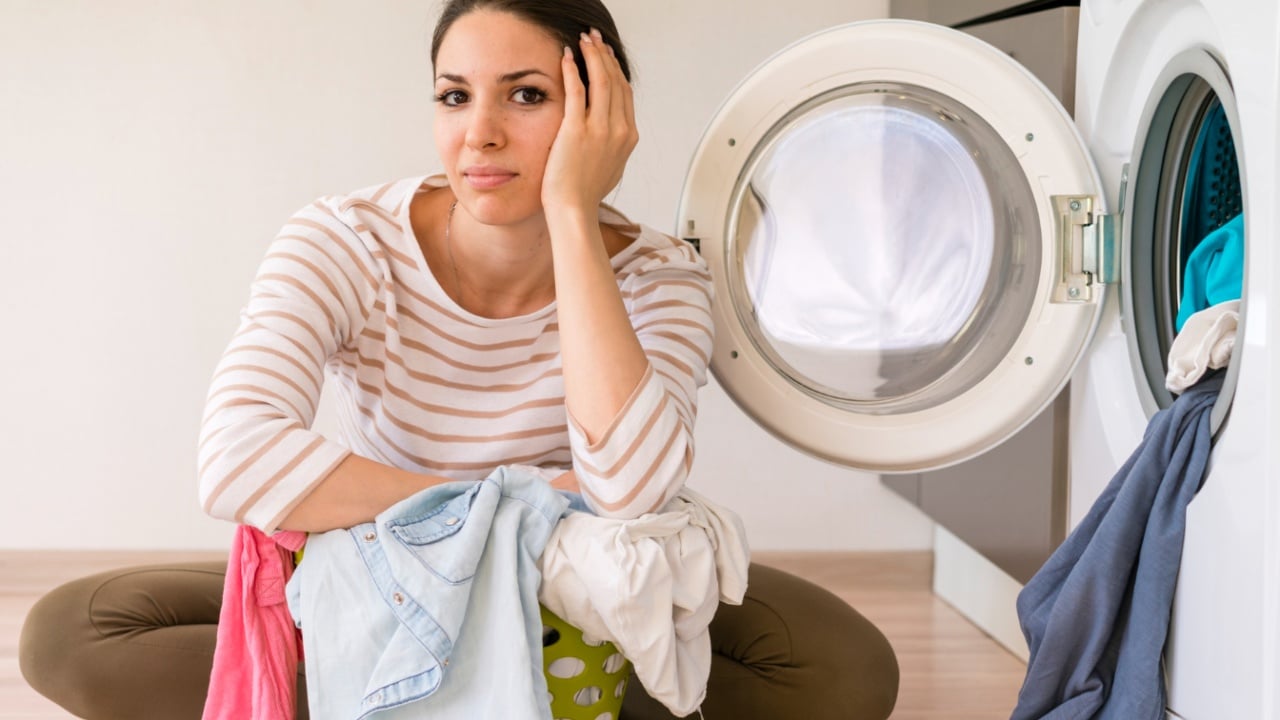 arreglar un suéter que se encogió en la secadora