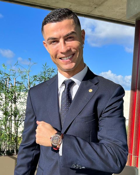 CR7 celebró su cumpleaños con ostentosos pasteles 