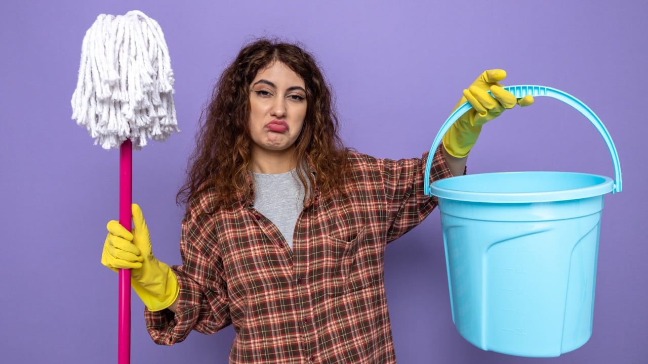 Cómo quitar el olor a humedad a tus trapeadores