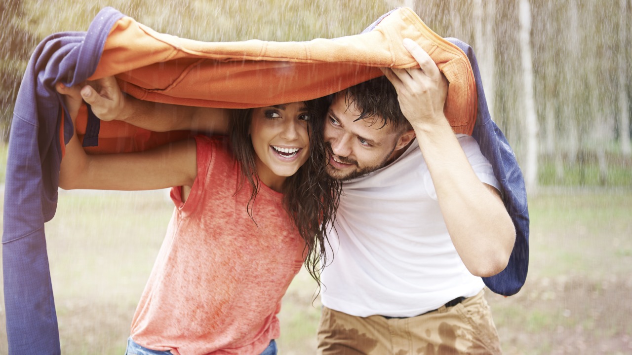Es seguro guardar agua de lluvia