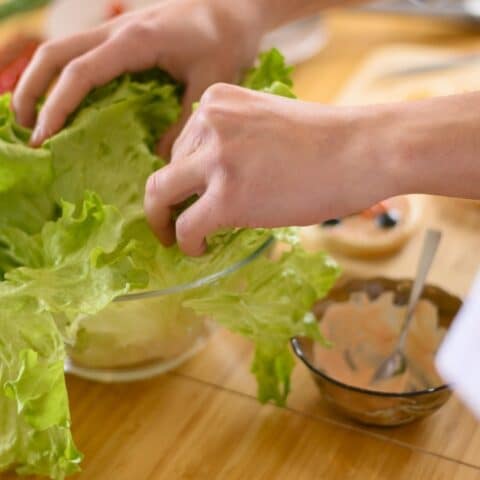 Cómo rehidratar lechuga vieja