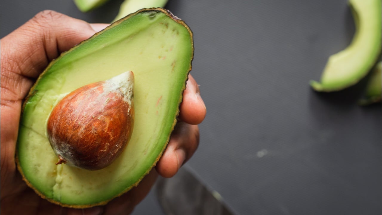 Si ves estas señales en tu aguacate, debes tirarlo