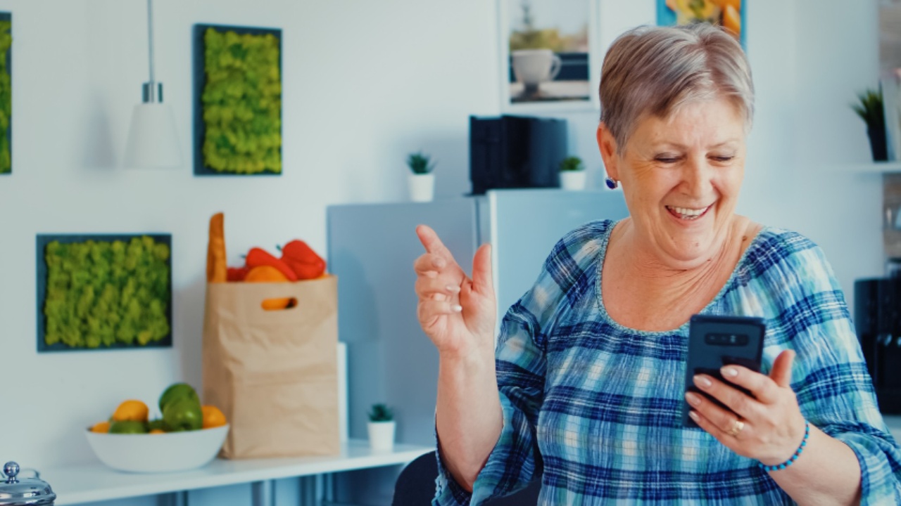 INAPAM dará celulares gratis