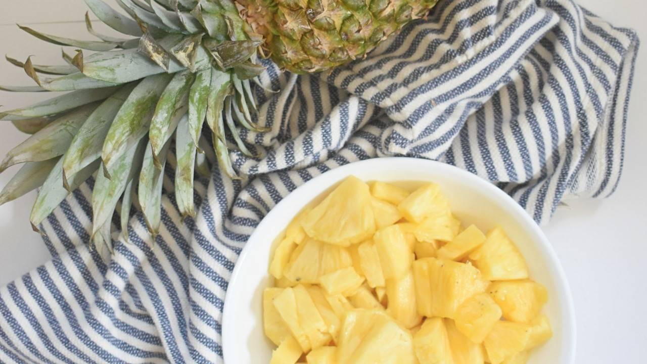 Piña en trozos