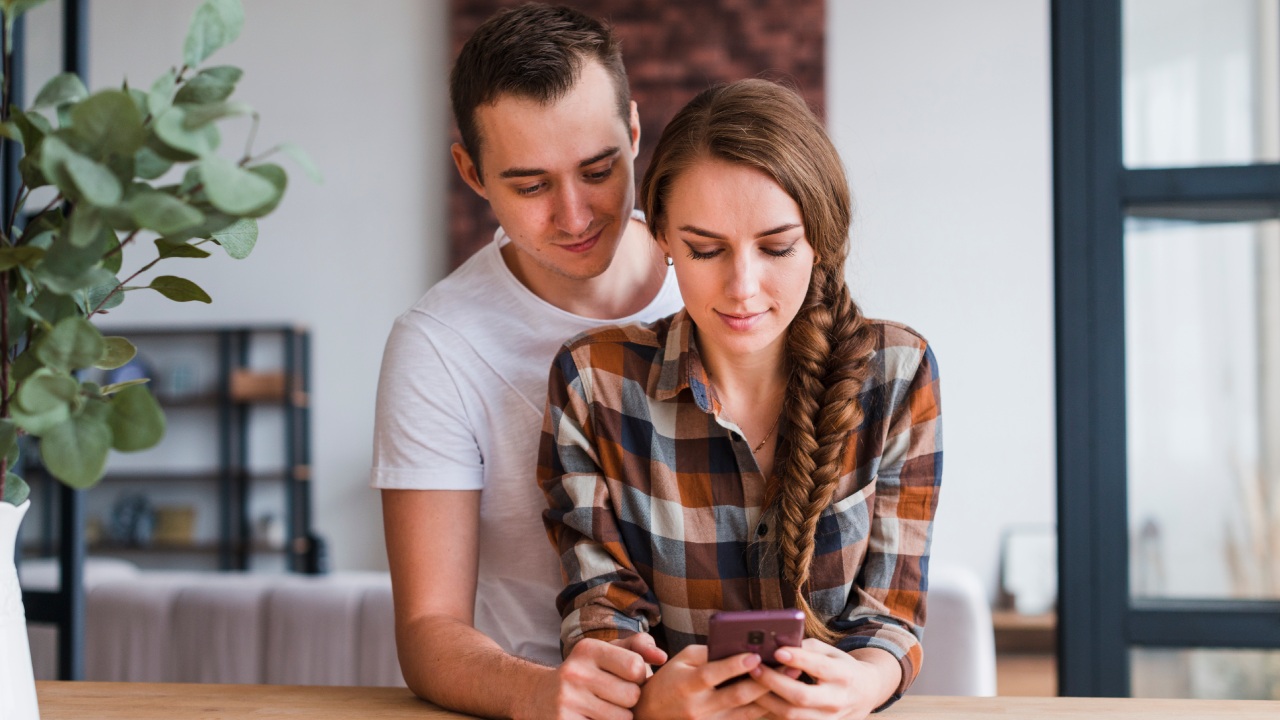 con quién habla tu pareja en Whatsapp