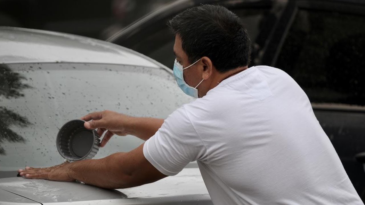 Limpiar ceniza de auto