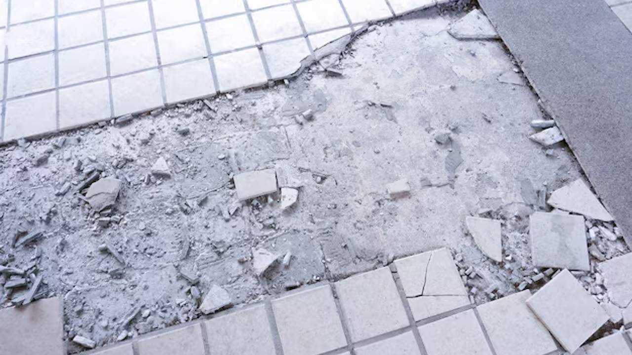 Razones por las que se levanta el piso