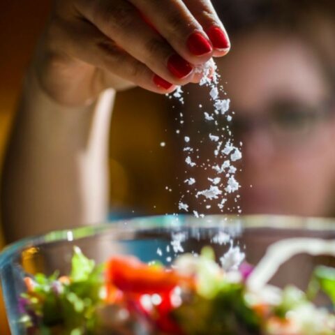 Qitarle lo salado a la comida