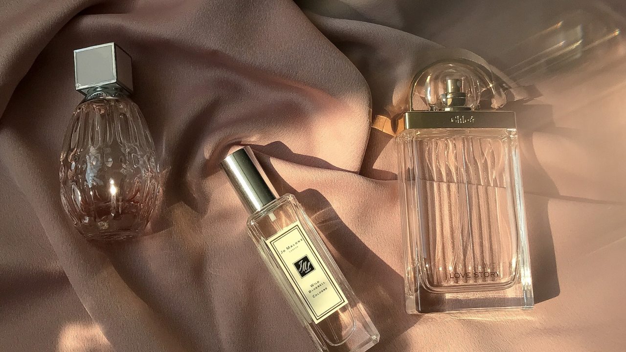 Reutiliza los frascos de perfume