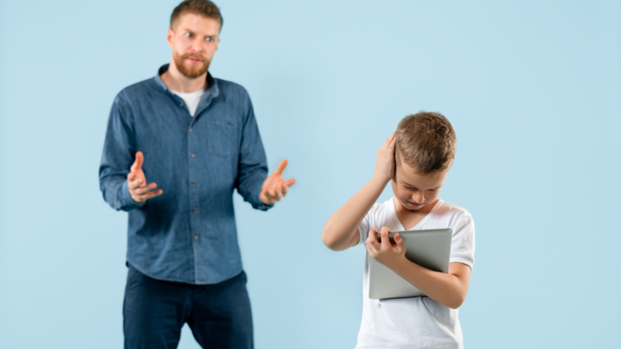 nunca debes insultar a un hijo