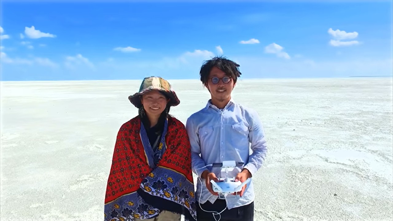 Pareja se va de luna de miel por todo el mundo