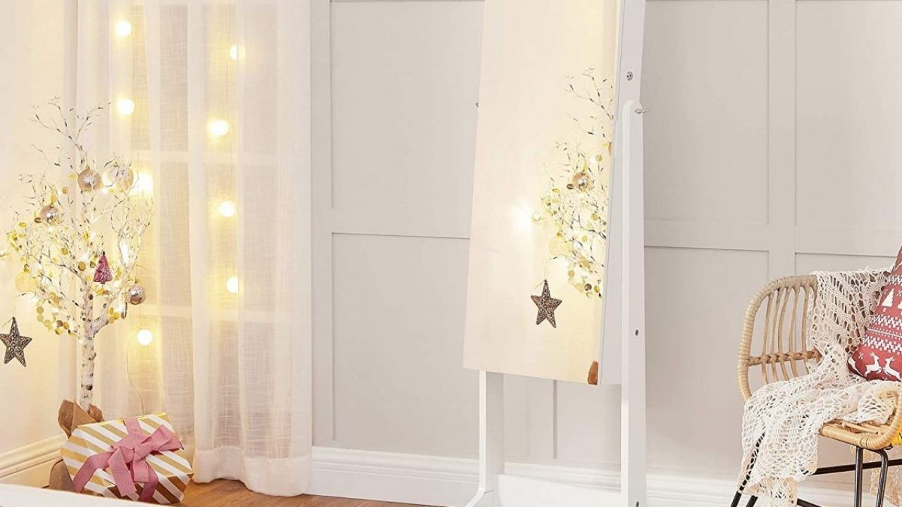 Carolina Herrera recomienda tener espejo de cuerpo compelto