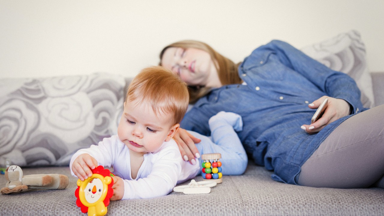 Malos padres por no jugar con sus hijos