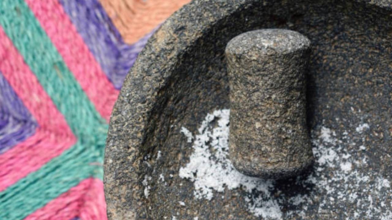 Cómo curar tu molcajete para que vuelva a tener filo