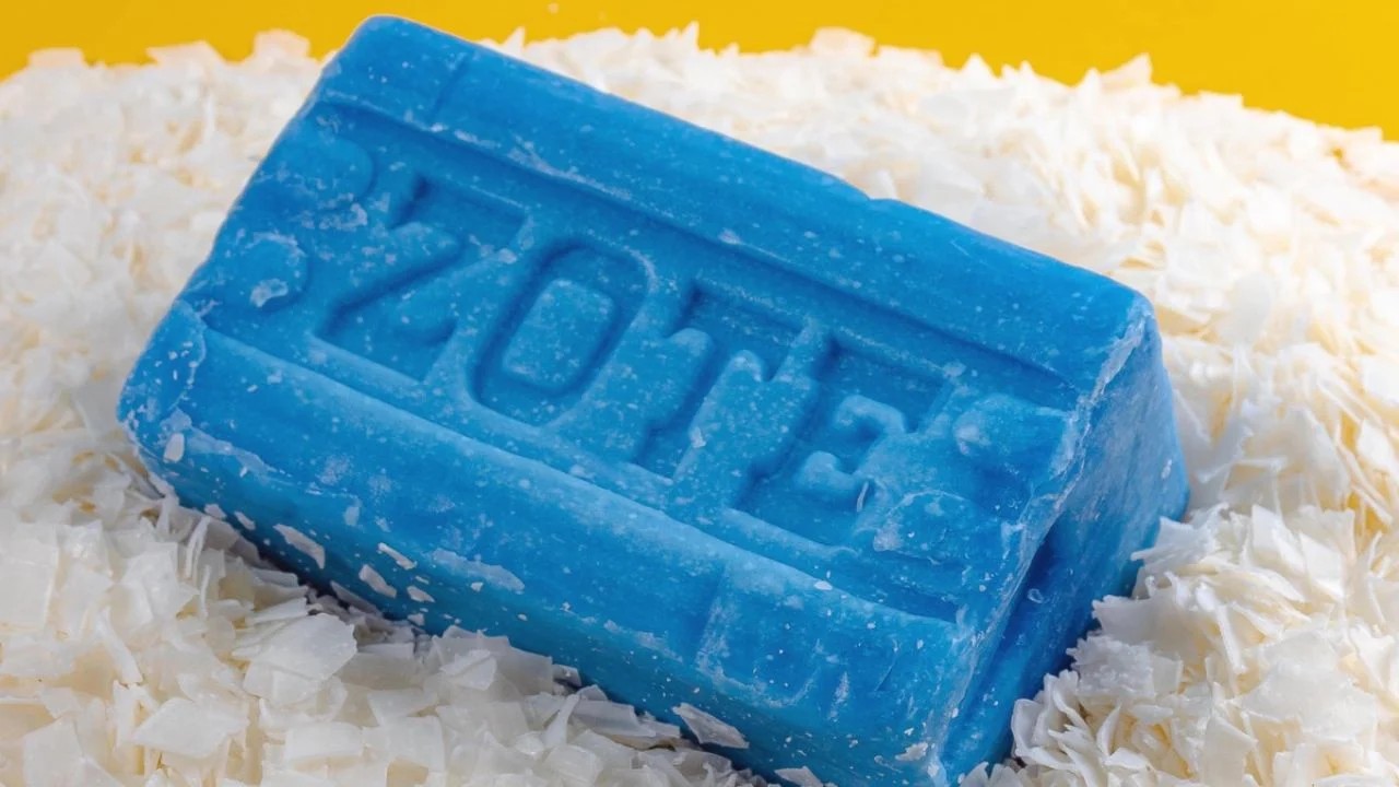 Cómo lavar trastes con jabón Zote